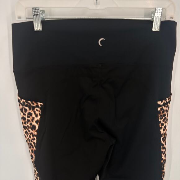 Zyia Active Black Leopard Side 20" Capri Leggings Size 16 / 18 - Picture 3 of 5